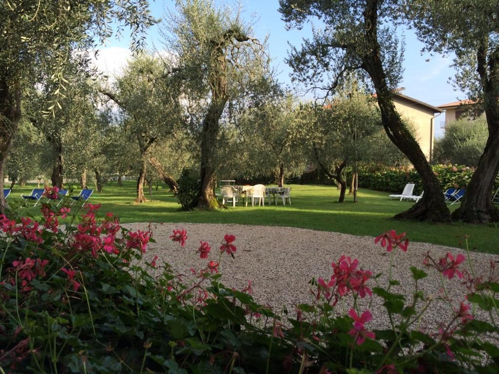 Hotel Zanetti Torri Del Benaco Exterior photo